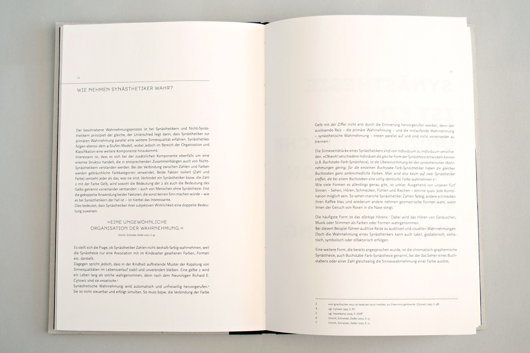 Doppelseite mit Text im interaktiven Buch über Synästhesie