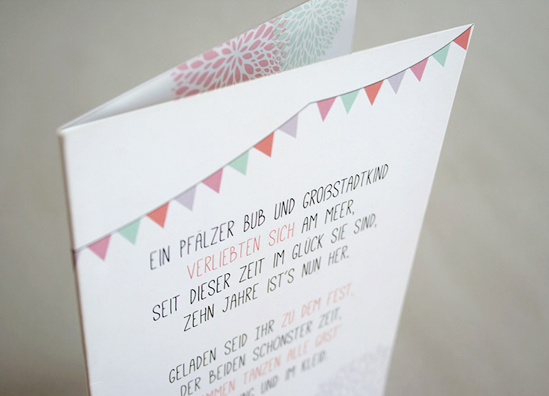 Einladungskarten und Save the Date-Karten für eine Hochzeit